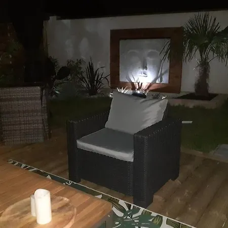 Love Room Out Of Time *Jacuzzi* Itteville Exterior photo